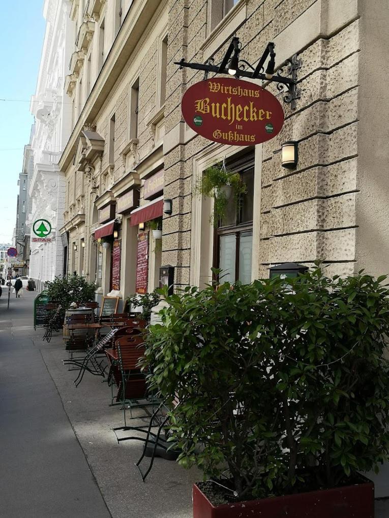 Moderne Trifft Tradition Im Herzen Wiens Exterior photo