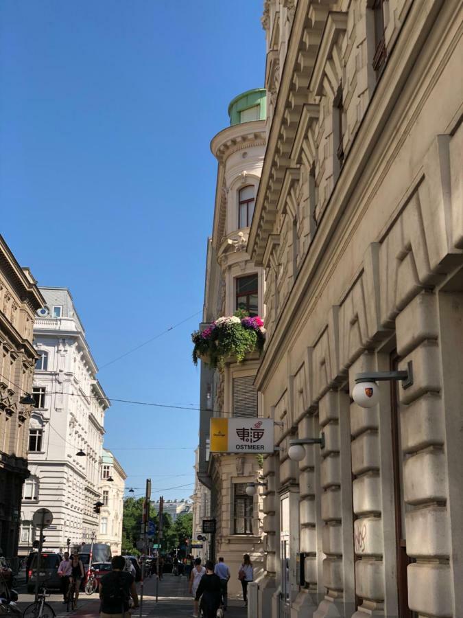Moderne Trifft Tradition Im Herzen Wiens Exterior photo
